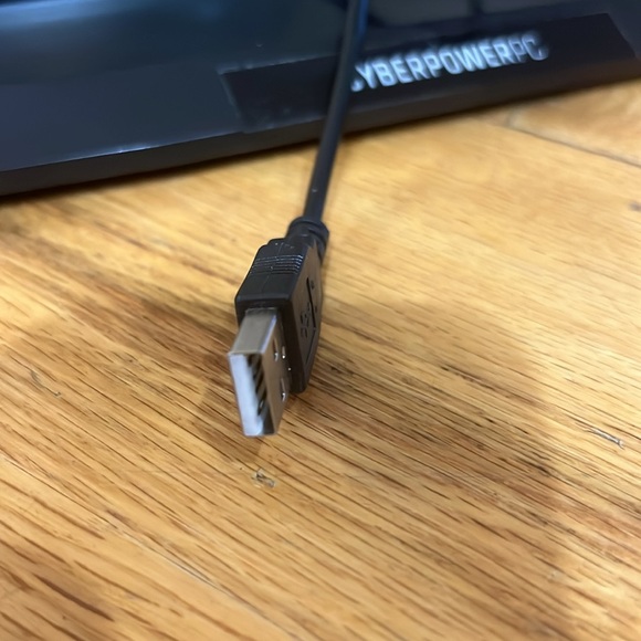 CYBERPOWERPC Gaming Keyb - Picture 3 of 7